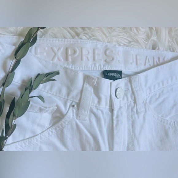Express Jeans White Rocco Straight Leg Jeans - Picture 3 of 5